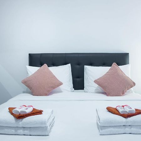 The Cupcake Suites Jakarta Luaran gambar